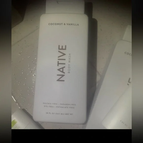 Native Deodorant & body wash bundle - Picture 3 of 4